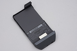 画像ギャラリー No.017のサムネイル画像 / 写真で見るゲーム特化スマートフォン「ROG Phone II」。前モデルの不満点を細かく解消した実用性も見どころだ