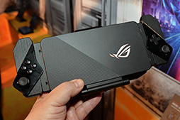 画像ギャラリー No.027のサムネイル画像 / 写真で見るゲーム特化スマートフォン「ROG Phone II」。前モデルの不満点を細かく解消した実用性も見どころだ