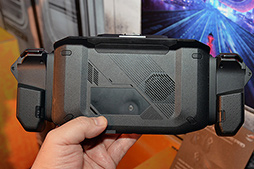 画像ギャラリー No.028のサムネイル画像 / 写真で見るゲーム特化スマートフォン「ROG Phone II」。前モデルの不満点を細かく解消した実用性も見どころだ