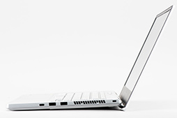 ���������꡼ No.008�Υ���ͥ������ / ASUS��ROG Zephyrus G14�ץƥ��ȥ�ݡ��ȡ�1.7kg̤���������������٤륲����Ρ���PC�ϡ������˥������ڤ������Ϥ�����Τ���