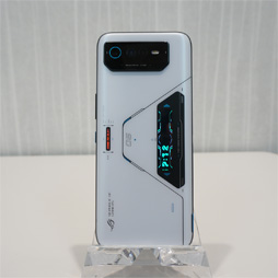 画像集 No.005のサムネイル画像 / ASUS，新型ゲーマー向けスマホ「ROG Phone 6」シリーズを10月7日に発売。バットマンとコラボした特別モデルも登場