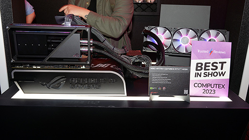 画像ギャラリー No.004のサムネイル画像 / アスペクト比32:9の量子ドット有機ELディスプレイは日本にも投入? ASUSの最新ゲーマー向け製品をチェックしてきた