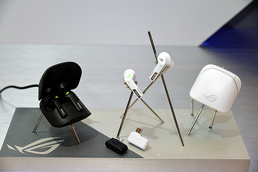 画像ギャラリー No.019のサムネイル画像 / ウルトラワイドの有機ELディスプレイやNUCにも注目。ノートPC以外にも気になるASUSの新製品をまとめてチェック