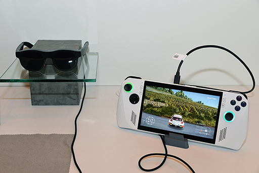 画像ギャラリー No.025のサムネイル画像 / ウルトラワイドの有機ELディスプレイやNUCにも注目。ノートPC以外にも気になるASUSの新製品をまとめてチェック