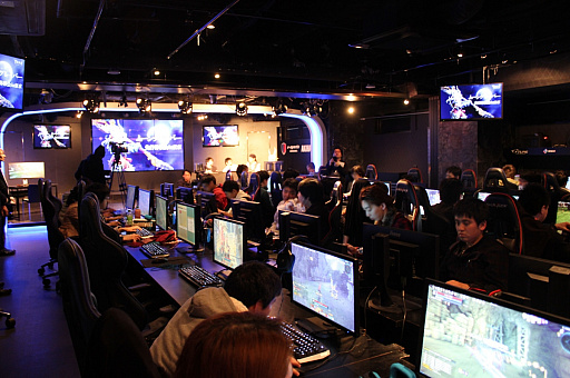 ꡼ No.003Υͥ / TERAפο饹֥ࡼ󥰥쥤Сפθݡȡ4ΥåץǡȾ餫