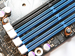 画像ギャラリー No.004のサムネイル画像 / Intel,「Core i7」対応のハイエンドX58マザーボード「Smackover」を公開