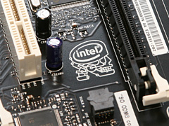 画像ギャラリー No.007のサムネイル画像 / Intel,「Core i7」対応のハイエンドX58マザーボード「Smackover」を公開