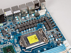 画像ギャラリー No.004のサムネイル画像 / GIGABYTEのP55マザー最高峰「GA-P55-UD6」,そのポイントをチェックする