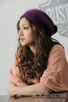 画像ギャラリー No.005のサムネイル画像 / キーワードは“逆境と闘う”,“なんでちゃん”。「RUSTY HEARTS」の新規プレイアブルキャラ「ローゼル」を演じる声優・たかはし智秋さんにインタビュー