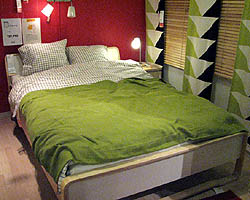 画像集#010のサムネイル/EA,「ザ・シムズ2 IKEAホームパック」のイベントを本物のIKEAショップで開催