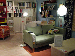 画像集#016のサムネイル/EA,「ザ・シムズ2 IKEAホームパック」のイベントを本物のIKEAショップで開催