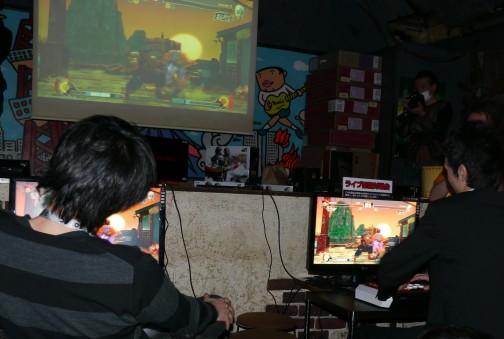 画像ギャラリー No.046のサムネイル画像 / 「ストリートファイターIV」の猛者達が新宿に集結,世界中から注目を集めた格ゲーイベント「GODSGARDEN #2」レポート