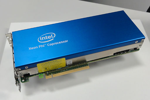 画像集#007のサムネイル/Intel，スーパーコンピュータ向けアクセラレータ「Xeon Phi 5110P」発表。60基のx86コアを1チップ上に集積
