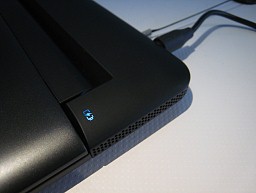 画像ギャラリー No.013のサムネイル画像 / ドックにつなぐとPCのように使える新コンセプトスマートフォン「ATRIX 4G」は,スーパーケータイ台風の目となるか