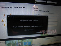 画像ギャラリー No.024のサムネイル画像 / ドックにつなぐとPCのように使える新コンセプトスマートフォン「ATRIX 4G」は,スーパーケータイ台風の目となるか
