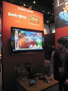 画像ギャラリー No.029のサムネイル画像 / ドックにつなぐとPCのように使える新コンセプトスマートフォン「ATRIX 4G」は,スーパーケータイ台風の目となるか