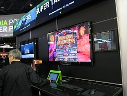 画像ギャラリー No.031のサムネイル画像 / ドックにつなぐとPCのように使える新コンセプトスマートフォン「ATRIX 4G」は,スーパーケータイ台風の目となるか