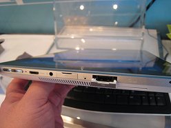 画像ギャラリー No.002のサムネイル画像 / Windows 7搭載型やAndroid搭載型が揃ったASUSのタブレット端末に実際に触ってみた