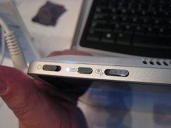 画像ギャラリー No.003のサムネイル画像 / Windows 7搭載型やAndroid搭載型が揃ったASUSのタブレット端末に実際に触ってみた