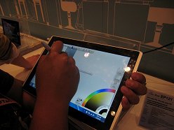 画像ギャラリー No.006のサムネイル画像 / Windows 7搭載型やAndroid搭載型が揃ったASUSのタブレット端末に実際に触ってみた