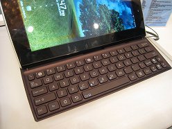 画像ギャラリー No.016のサムネイル画像 / Windows 7搭載型やAndroid搭載型が揃ったASUSのタブレット端末に実際に触ってみた