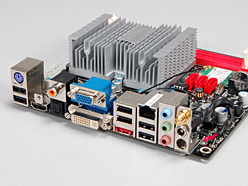 画像ギャラリー No.009のサムネイル画像 / ZOTAC製mini-ITXマザー「IONITX」レビュー掲載。IONプラットフォームの実力をムービーでチェックする