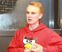 ꡼ No.007Υͥ / ήԤäƤ뤫⤷ʤAngry BirdsסFacebookǤAngry Birds SpaceפˤĤRovio EntertainmentˤʹƤߤ