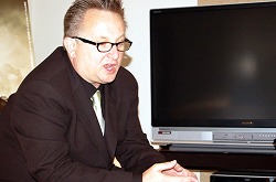 画像集#002のサムネイル/ジャンクハンター吉田のゲームシネシネ団:第6回「パート3公開記念『スターシップ・トゥルーパーズ3』の監督&主役に突撃!」<後編>