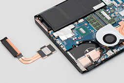 画像ギャラリー No.024のサムネイル画像 / 【PR】これは傑作。4KとフルHDから液晶を選べるiiyama PCのGTX 970M搭載ノー トは,お世辞抜きで隙がなかった