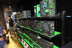 画像ギャラリー No.008のサムネイル画像 / ユニットコム,ゲーマー向けPCブランド「LEVEL∞」を設立。秋葉原パーツ通りにオープンする体験重視のブランドショップをレポート