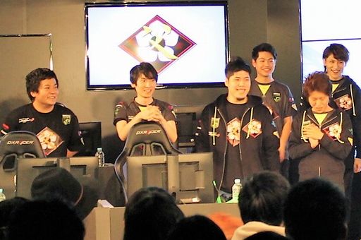 画像ギャラリー No.014のサムネイル画像 / LEVEL∞&NVIDIAがプロゲーマーチーム「父ノ背中」とスポンサー契約を締結。調印式も行われた発表会とファンミーティングをレポート