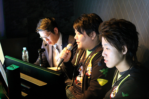 画像ギャラリー No.020のサムネイル画像 / LEVEL∞&NVIDIAがプロゲーマーチーム「父ノ背中」とスポンサー契約を締結。調印式も行われた発表会とファンミーティングをレポート