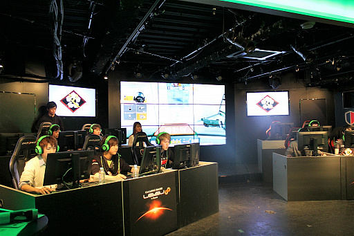 画像ギャラリー No.021のサムネイル画像 / LEVEL∞&NVIDIAがプロゲーマーチーム「父ノ背中」とスポンサー契約を締結。調印式も行われた発表会とファンミーティングをレポート