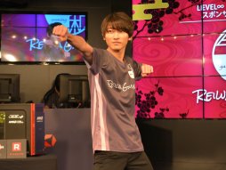 画像ギャラリー No.004のサムネイル画像 / プロチーム「令和ゲーミング」の初陣が披露された「スポンサード契約発表会&ファンミーティング」レポート。R6Sで「SCARZ」「父ノ背中」と激戦を繰り広げる