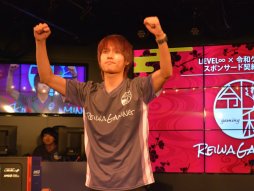 画像ギャラリー No.005のサムネイル画像 / プロチーム「令和ゲーミング」の初陣が披露された「スポンサード契約発表会&ファンミーティング」レポート。R6Sで「SCARZ」「父ノ背中」と激戦を繰り広げる