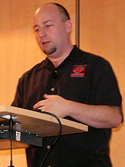 ������#001�Υ���ͥ���/��GC 2008��01��Epic Games��Ĺ����������Gears of War 2�פ�����տ� 