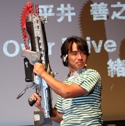 画像ギャラリー No.008のサムネイル画像 / 人気お笑い芸人6人が激突!「Gears of War 2」発売記念イベントの模様をレポート