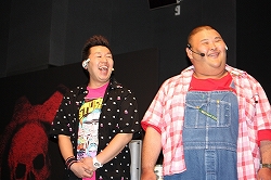 画像ギャラリー No.012のサムネイル画像 / 人気お笑い芸人6人が激突!「Gears of War 2」発売記念イベントの模様をレポート