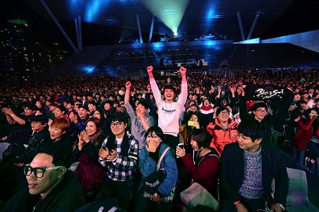 ꡼ No.017Υͥ / ֥֥쥤ɥɥ򿶤֤ꡤ٥4˻ĤäˤĤNCSOFT