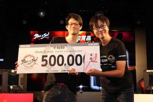 画像ギャラリー No.017のサムネイル画像 / 「ブレイドアンドソウル」の比武最強はガチムチお兄さん選手に決定。世界大会に出場する6人が決まった「ジャパンチャンピオンシップ 2016」レポート