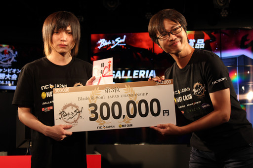 画像ギャラリー No.018のサムネイル画像 / 「ブレイドアンドソウル」の比武最強はガチムチお兄さん選手に決定。世界大会に出場する6人が決まった「ジャパンチャンピオンシップ 2016」レポート