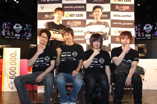 画像ギャラリー No.021のサムネイル画像 / 「ブレイドアンドソウル」の比武最強はガチムチお兄さん選手に決定。世界大会に出場する6人が決まった「ジャパンチャンピオンシップ 2016」レポート