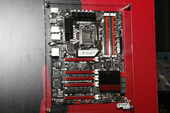 画像ギャラリー No.006のサムネイル画像 / AMDの次世代チップセット「AMD 890」搭載マザーボード,ASUSとMSIから公開に