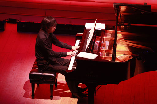 植松伸夫氏の懐かしの名曲を 中山博之氏がピアノ演奏 Ffシリーズ生誕25周年記念ピアノコンサート Piano Opera Music From Final Fantasy の模様をレポート