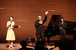 画像ギャラリー No.011のサムネイル画像 / 植松伸夫氏の懐かしの名曲を,中山博之氏がピアノ演奏。FFシリーズ生誕25周年記念ピアノコンサート「PIANO OPERA music from FINAL FANTASY」の模様をレポート