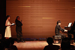 画像ギャラリー No.013のサムネイル画像 / 植松伸夫氏の懐かしの名曲を,中山博之氏がピアノ演奏。FFシリーズ生誕25周年記念ピアノコンサート「PIANO OPERA music from FINAL FANTASY」の模様をレポート