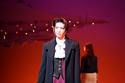 画像ギャラリー No.005のサムネイル画像 / 宝塚ファン,逆転裁判ファンは必見! 再現度がすばらしい「宙組公演 バウ・ロマン『逆転裁判2』−蘇る真実、再び・・・−」のゲネプロをレポート