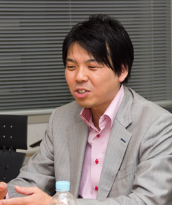 画像ギャラリー No.014のサムネイル画像 / 「アルテイルネット」と「桃色大戦ぱいろん」,コラボのキッカケは飲み屋の席。ウェブマネー担当者も加えて3者の座談会を開いてみた