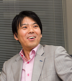 画像ギャラリー No.015のサムネイル画像 / 「アルテイルネット」と「桃色大戦ぱいろん」,コラボのキッカケは飲み屋の席。ウェブマネー担当者も加えて3者の座談会を開いてみた