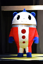 画像ギャラリー No.009のサムネイル画像 / 「ペルソナ4」ならではのスタイリッシュな演出を,舞台でそのまま実現。「VISUALIVE『ペルソナ4』」,本番直前のゲネプロの模様とキャストのコメントを掲載